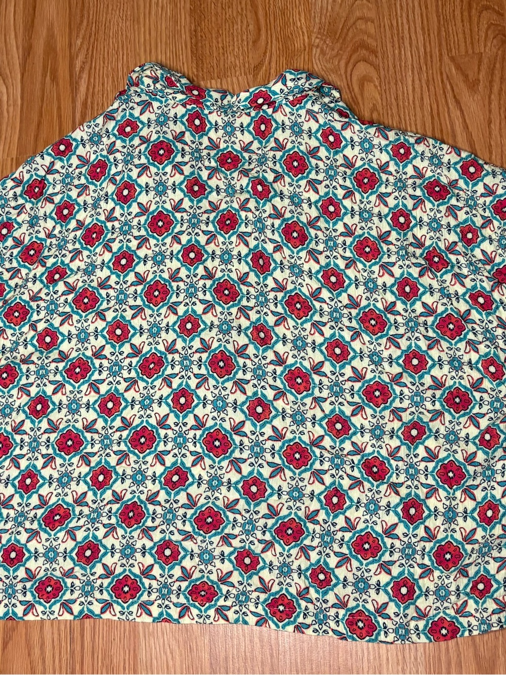 ZARA Short-Sleeve Floral Button-Up Shirt in Cream, Red & Teal - Picture 6 of 7